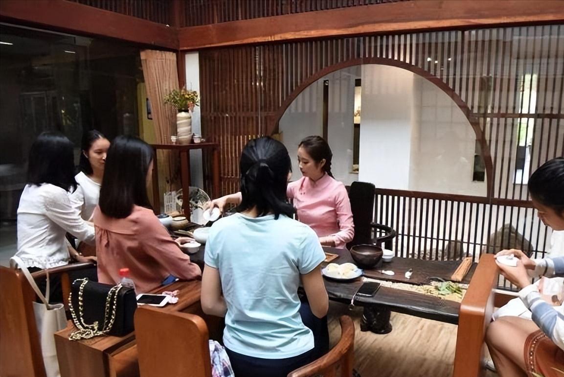 为什么现在街边这么多茶叶店,街边的茶叶店为什么不会倒闭