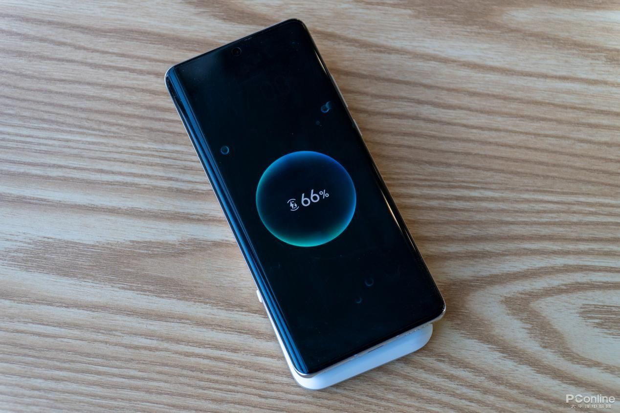 南卡磁吸充电宝和麦多多哪个好,网易无线充电宝vs麦多多