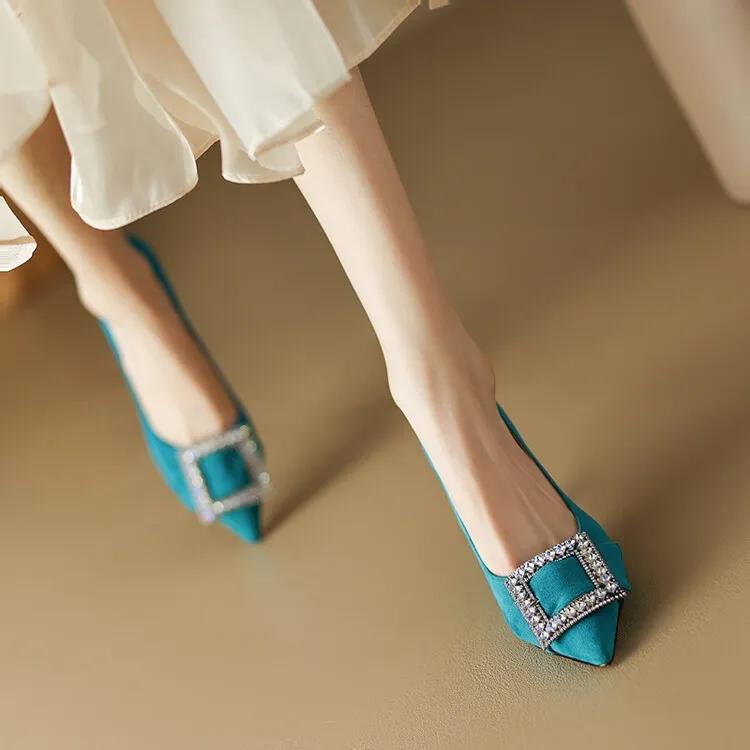 金属方扣软皮时尚百搭高跟鞋,精致大方高跟鞋