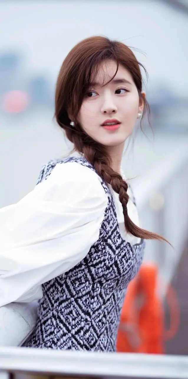 竹榭幽斋七律,七律无题竹榭