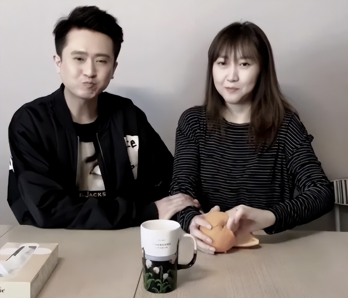 央视主持人杨帆：娶初念女友，如今家庭事业双丰收，他有何魅力？