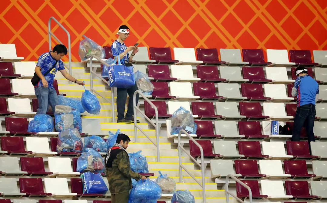 人民日报世界杯日本队更衣室 (2022世界杯日本队赛后更衣室)