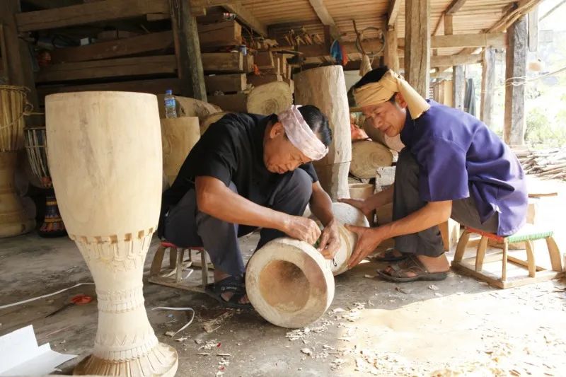 云南景洪象脚鼓制作,云南非遗景颇象脚鼓