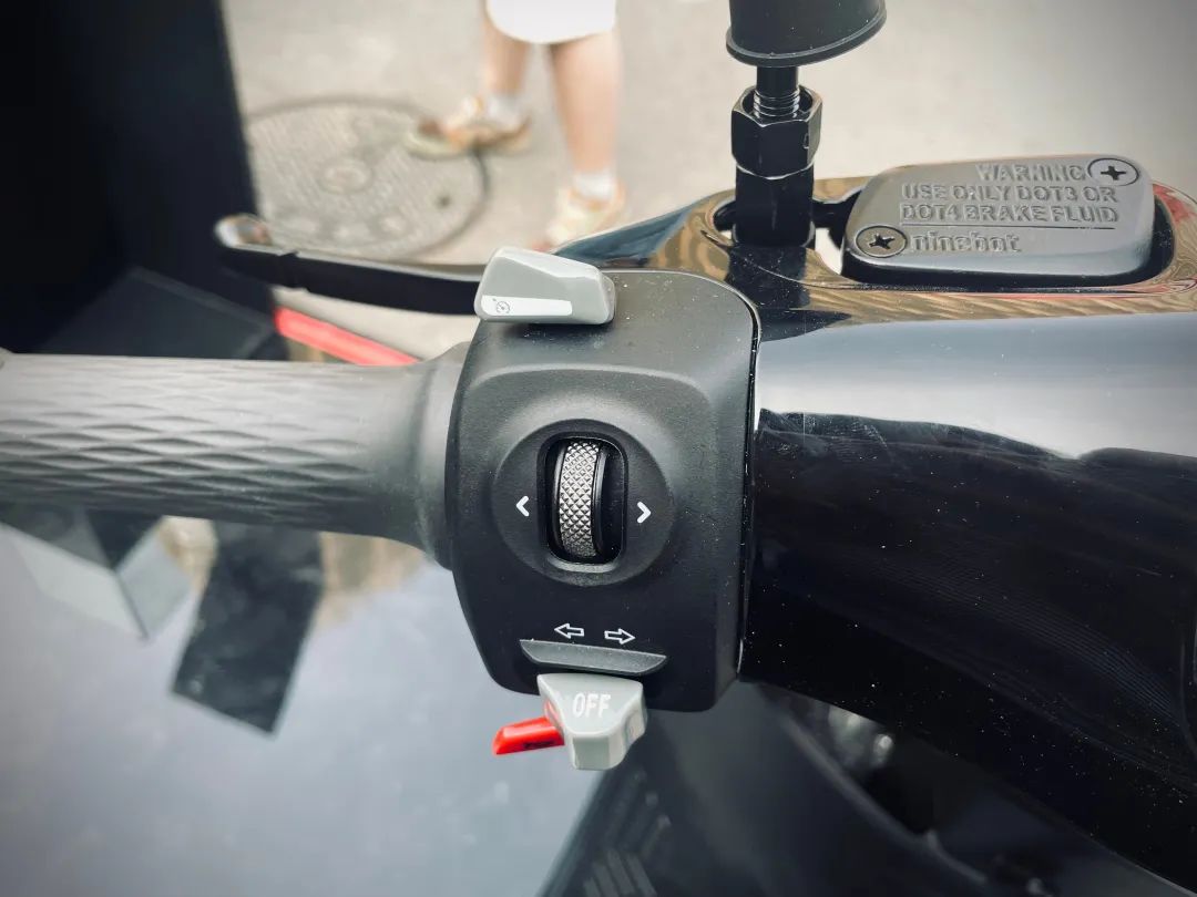 电摩e300p发布,九号电动摩托e300p