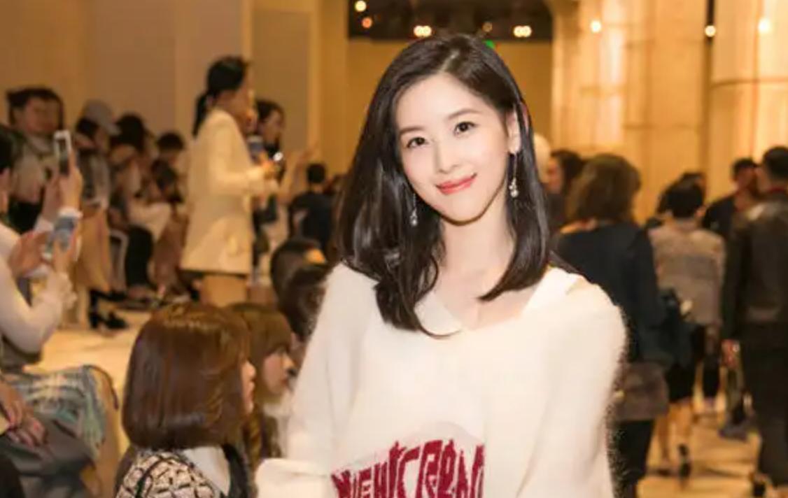 章泽天刘强东事件解说,章泽天携手刘强东出席英国皇室