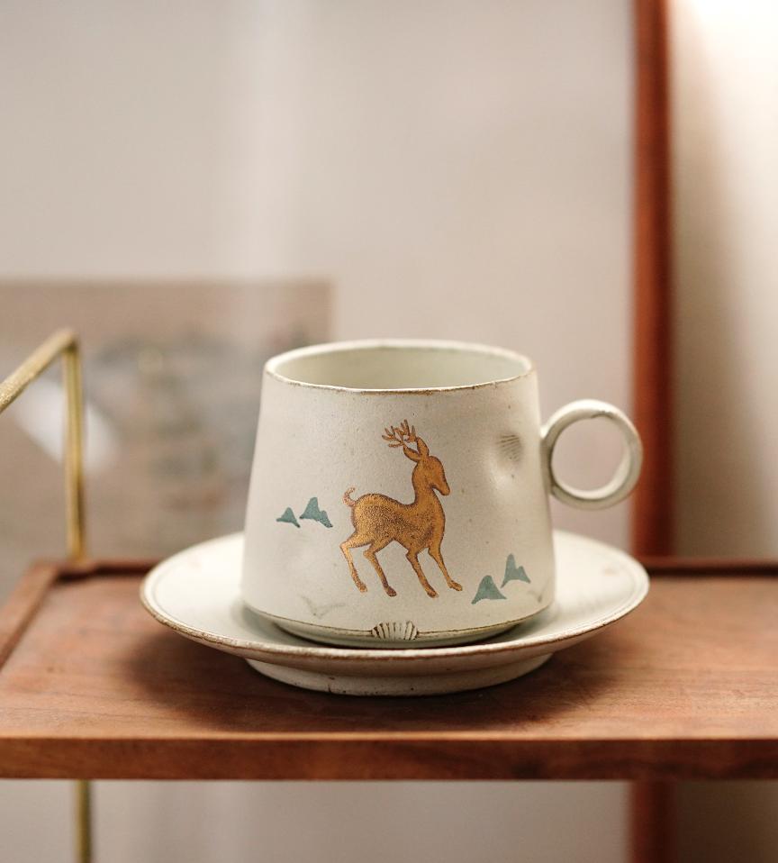 村子里的网红店，开了三年才有第一个爆款，如今上新秒无