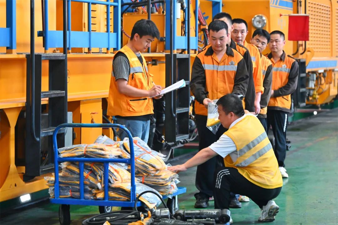 各个单位的工作服,单位发旧工作服