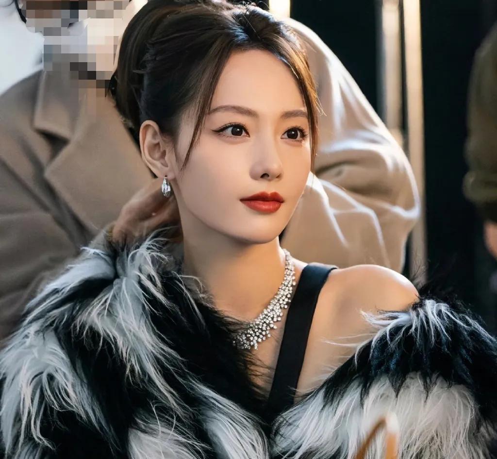 不算特别惊艳却能红的五位女星,长相妩媚却情史干净的五位女星