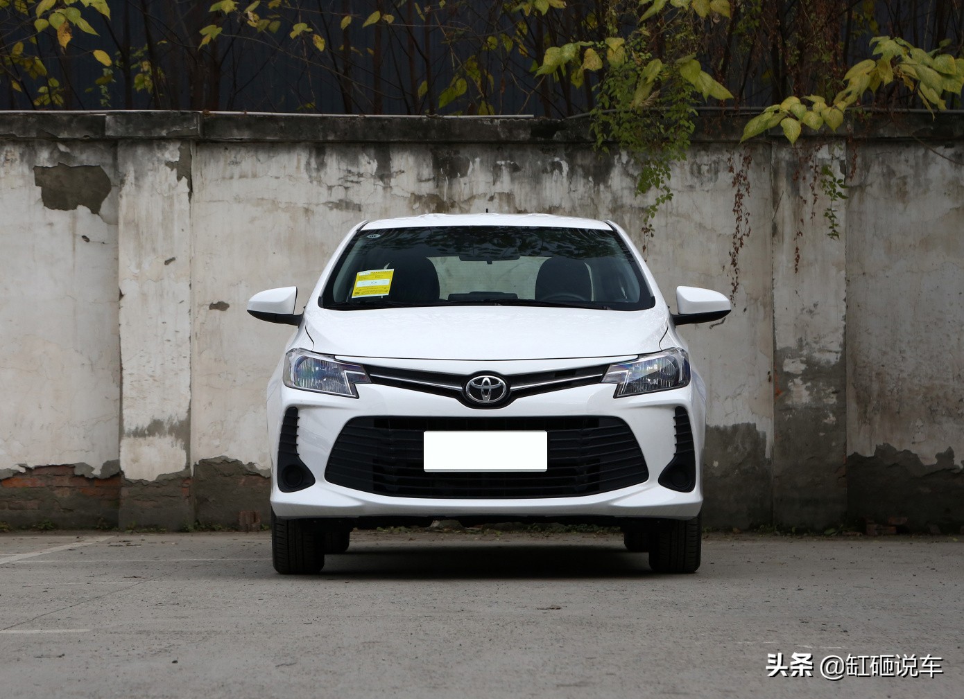 丰田三厢车哪一款值得入手,省油质量好耐用动力好的丰田suv车