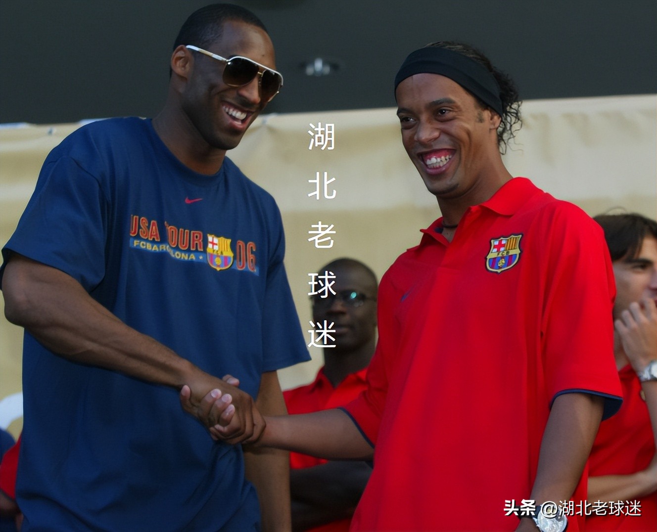 小罗离开巴塞罗那时梅西庆祝动作,小罗祝贺阿根廷夺冠