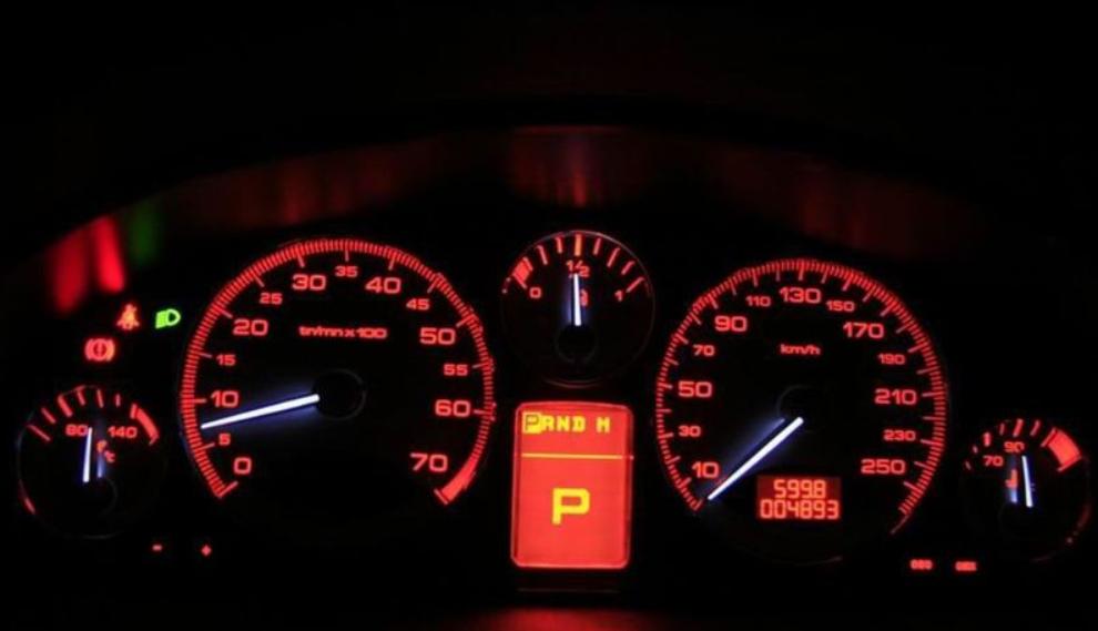 标致607加长版,第一代标致607轿车