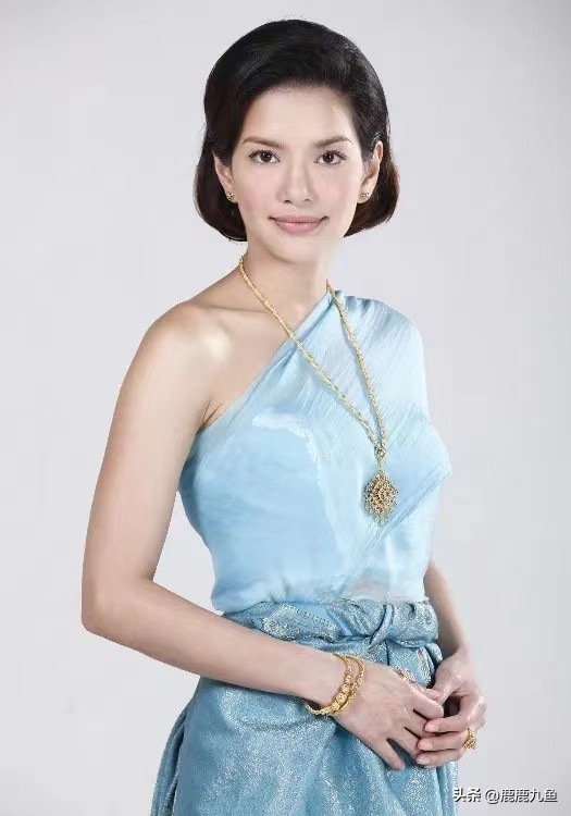 花环夫人泰剧男女主,泰剧花环夫人一共有几版