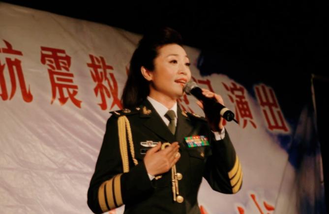 李丹阳她妈妈的葬礼全过程视频,歌唱家李丹阳父亲多少岁去世