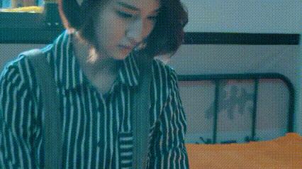 担任多部大尺度女一号，曾经红遍大江南北，如今改名换姓无人识