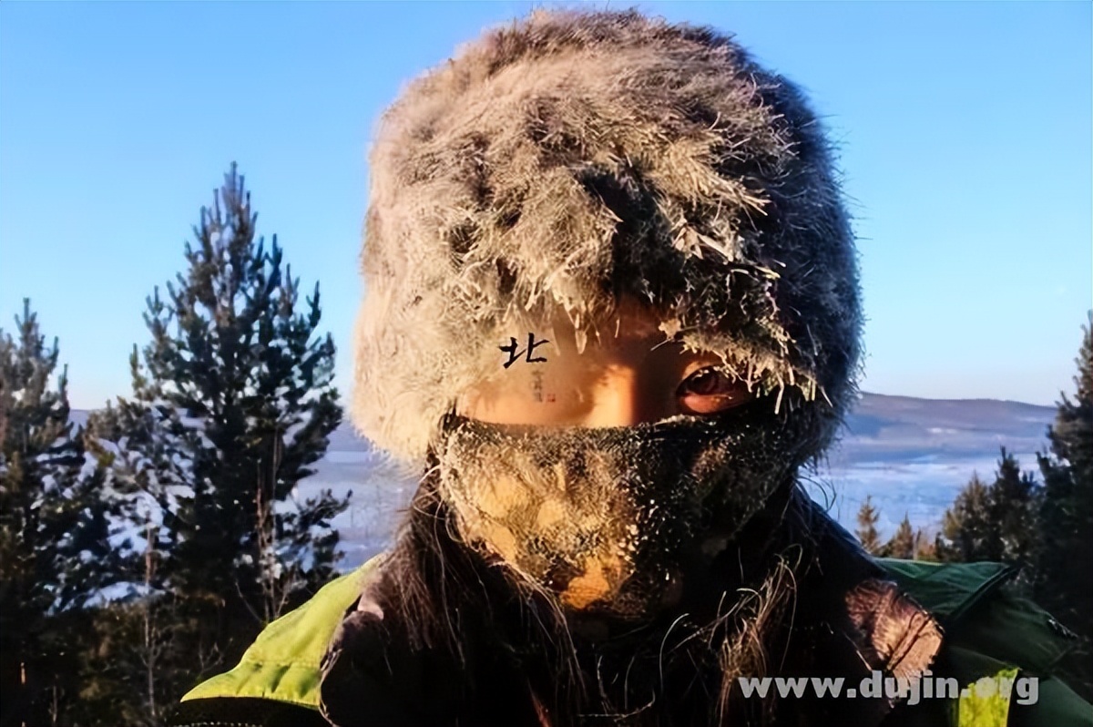 鐧戒簯瀹濊棌灏忚,灏忚鐧戒簯瀹濊棌