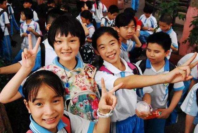 小学生作文《我的妈妈真虚伪》，老师笑到肚子疼，妈妈：手有点痒