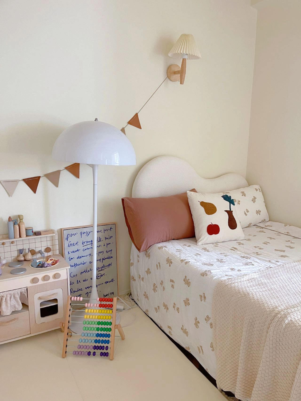 简单温馨的房间布置图片,全屋布置得温馨又实用堪称教科书