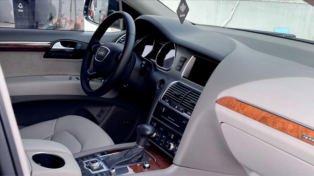 老款奥迪q74.2报废,奥迪q7新能源报废车