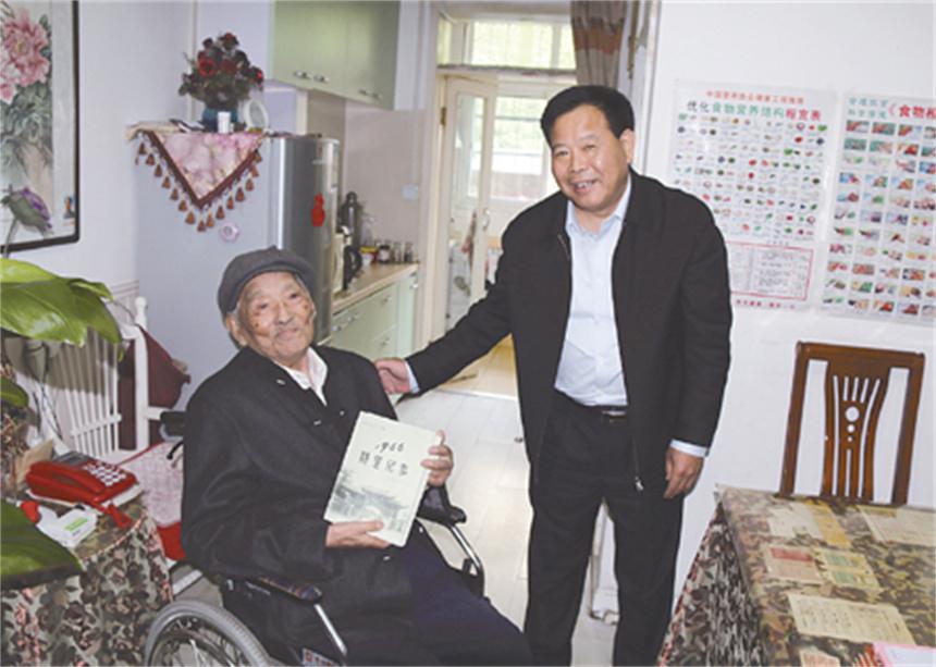 52年伟人游孔庙，交谈中突然问曲阜县委书记：莫非你是孔子后人？