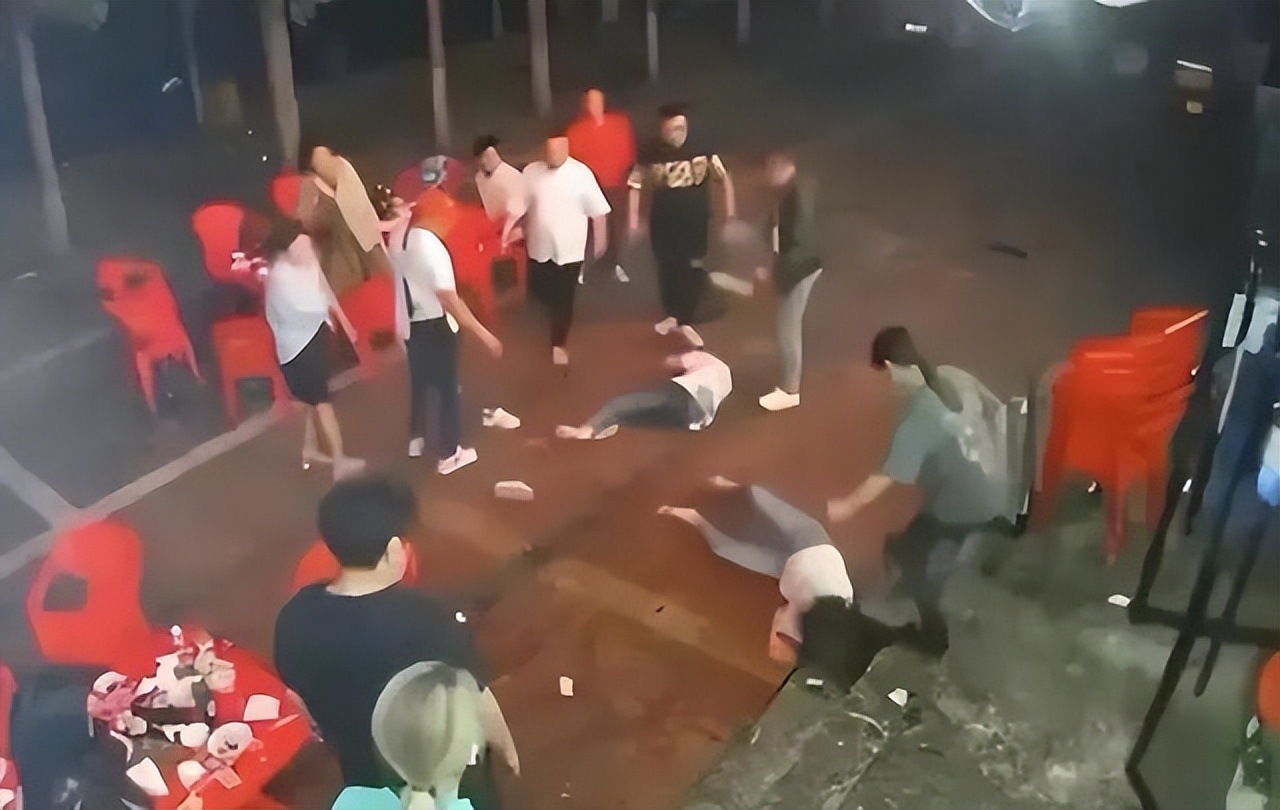 唐山烧烤店被打女子现状官方消息,唐山被打的四个女孩现状如何