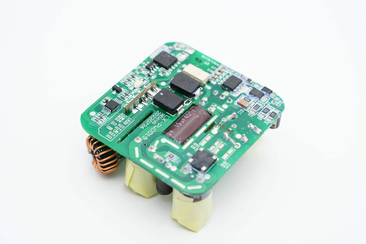 aohi奥海30w氮化镓充电器拆解,倍思氮化镓三代65w充电器拆解视频