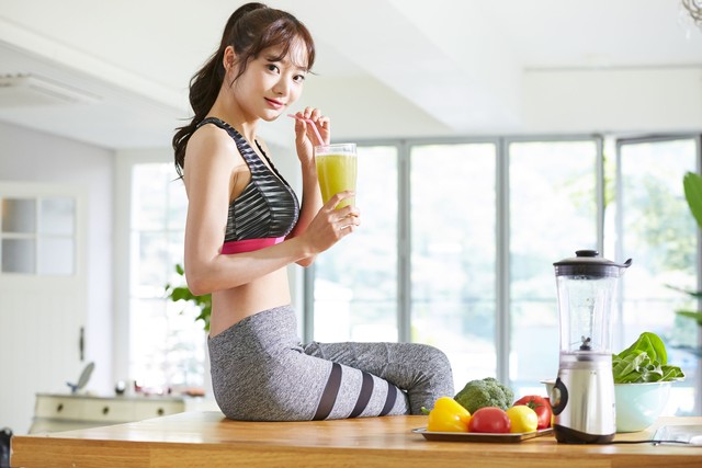 器械练背正确动作讲解,无器械练背动作教学