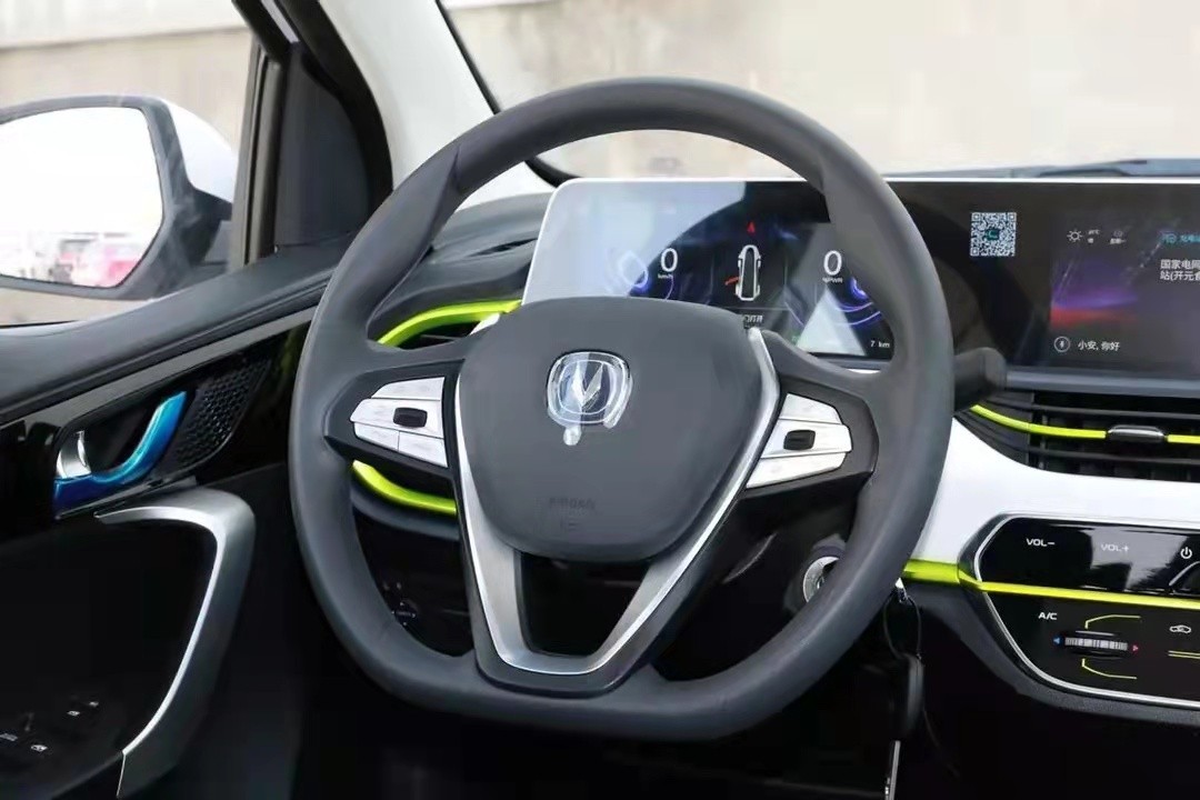 邻居小凤的新车奔奔被我妈夸上了天，这5大亮点一出，我甘拜下风