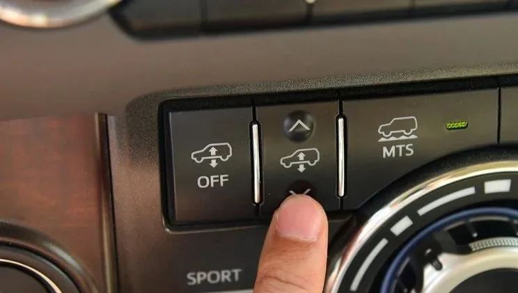 普拉多4.0与2.7驾驶感受,17年普拉多3.5vx真实驾驶感受