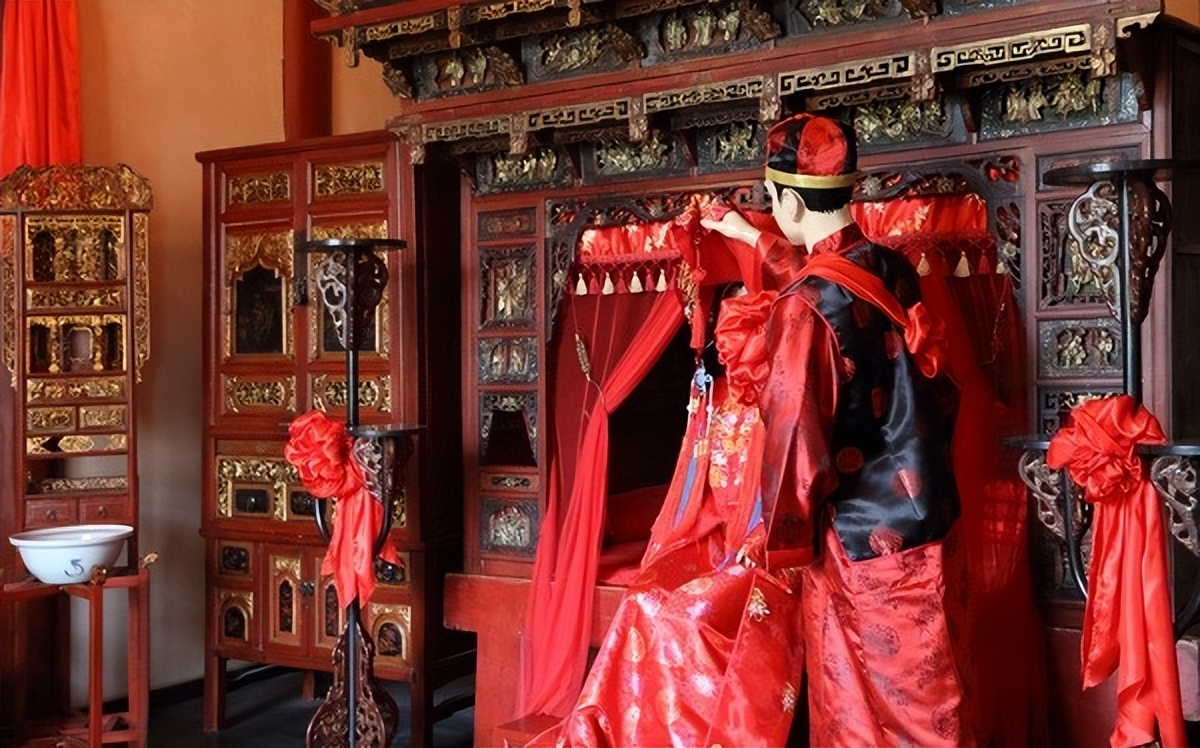 杜甫最具讽刺的诗句,杜甫最具代表的讽刺诗