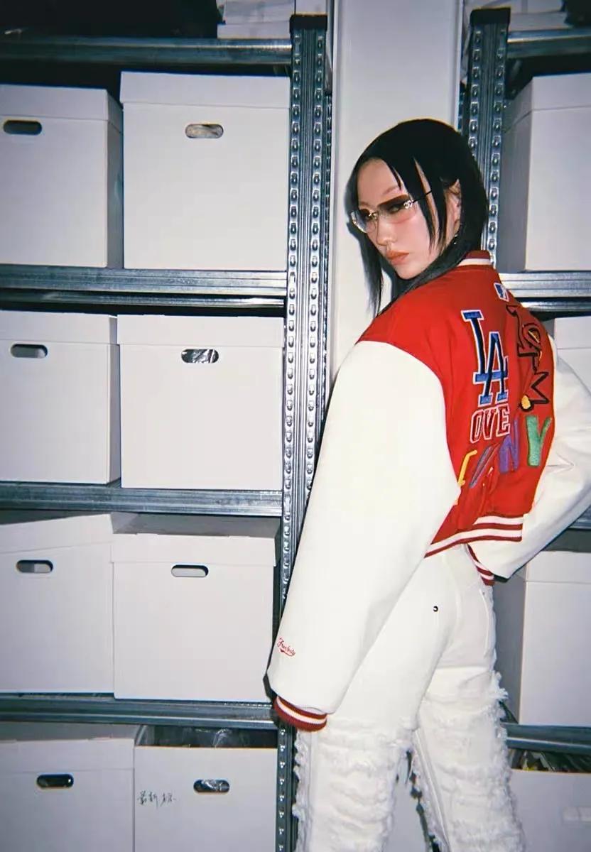 新年当然是穿红色最应景！不过节也想穿