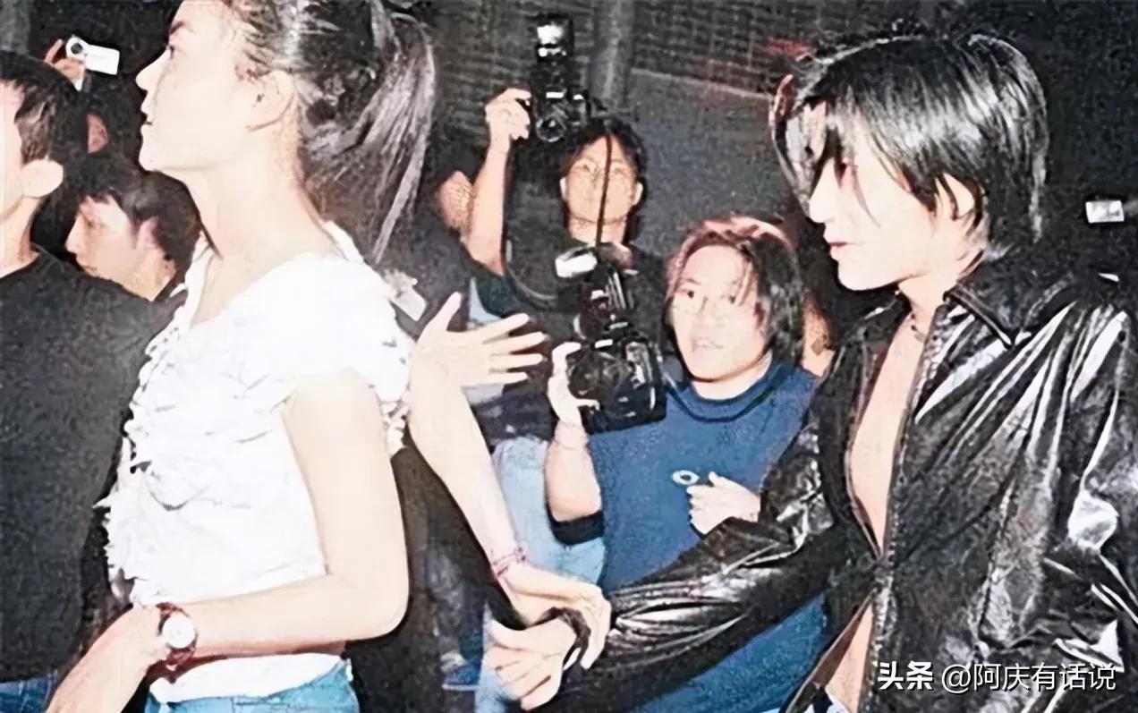 离了两次婚的王菲最终情归谢霆锋，54岁的她终于获得最初的幸福。