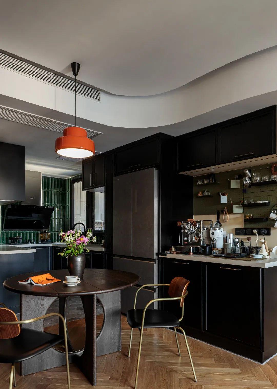 餐厅空间小如何设计好看,开餐厅餐厅面积小如何布置圆桌