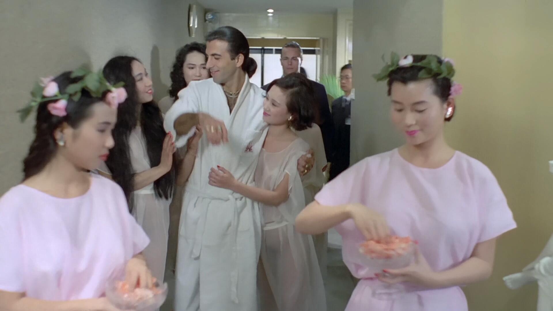 香港科幻大尺度电影，男女机器人的经典对决＃《女机器人》