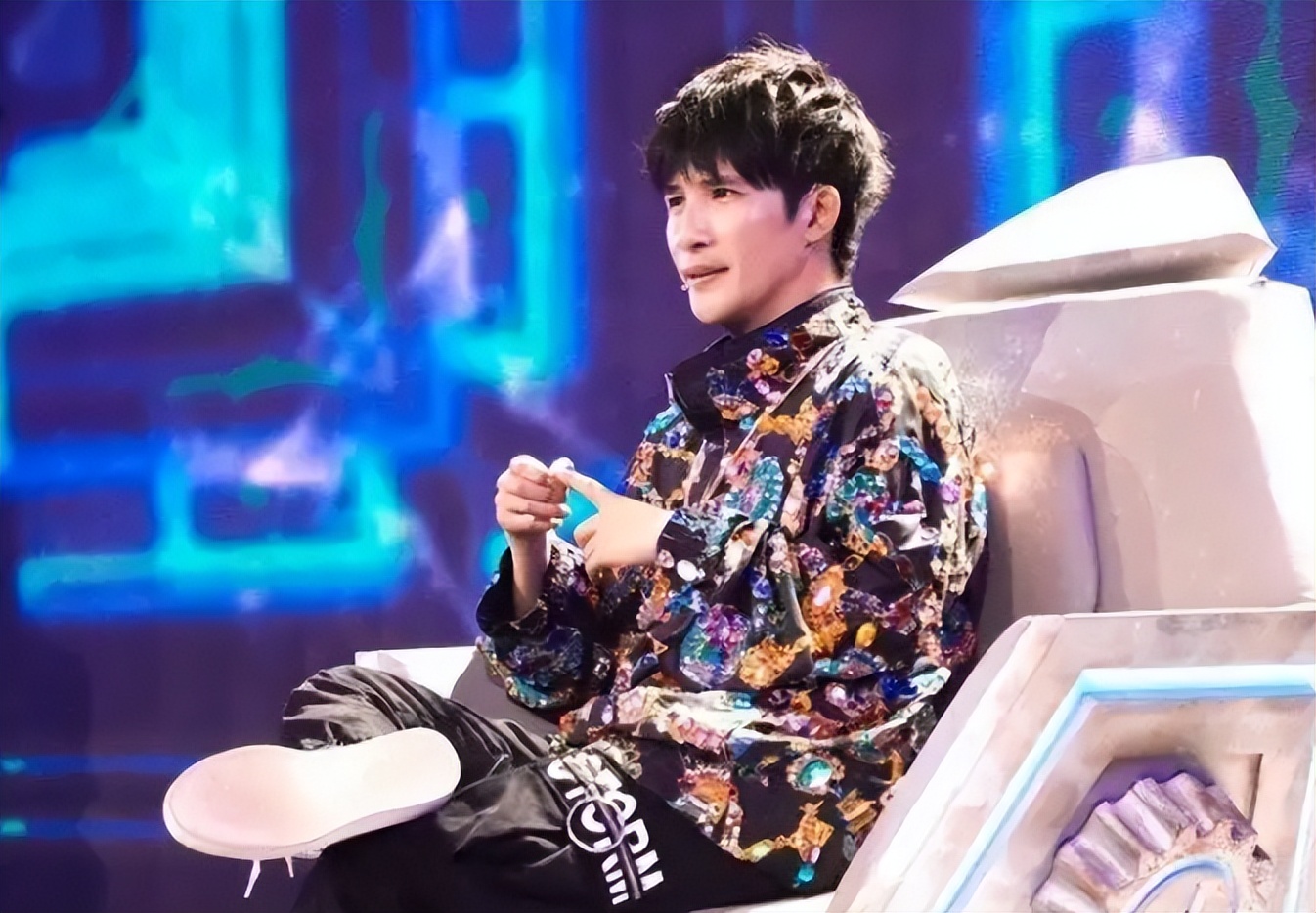 大鹏对大张伟说了什么话,为什么说大张伟清醒又童真