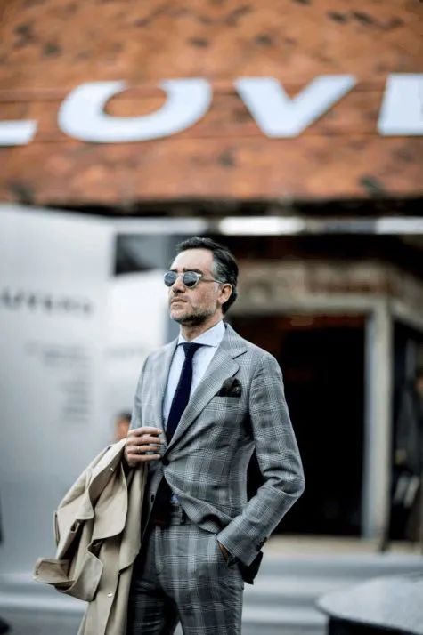 男士皮鞋搭配技巧正装,西装牛仔裤皮鞋搭配合理不