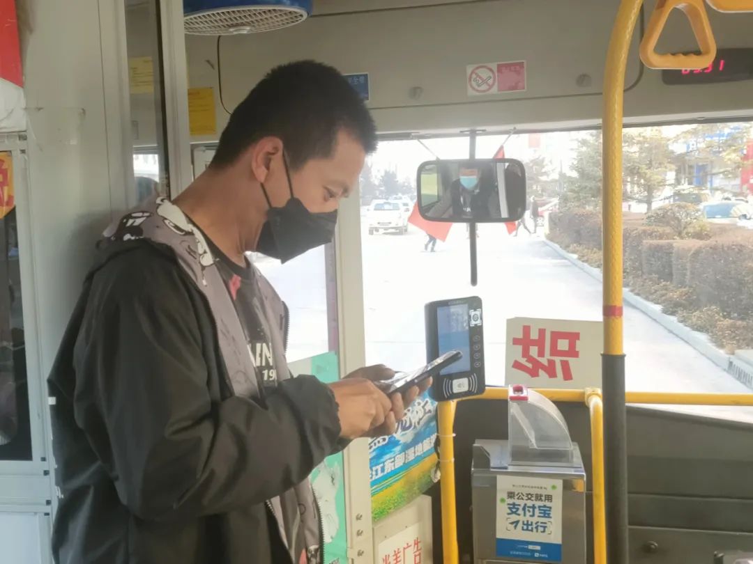 赞誉满满,锦旗赞誉满满