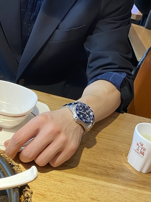 名士和康斯登手表哪个好,东方星名士与浪琴康卡斯