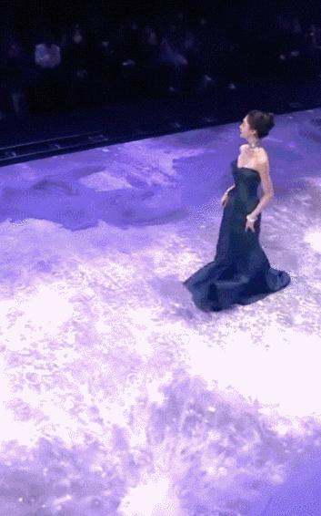 易梦玲网红衣服,易梦玲穿迪奥古董高定