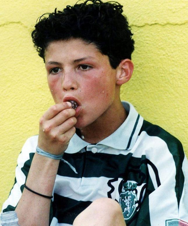 贫民窟里产凤凰，他们没有特供的海参，却成了顶级球星