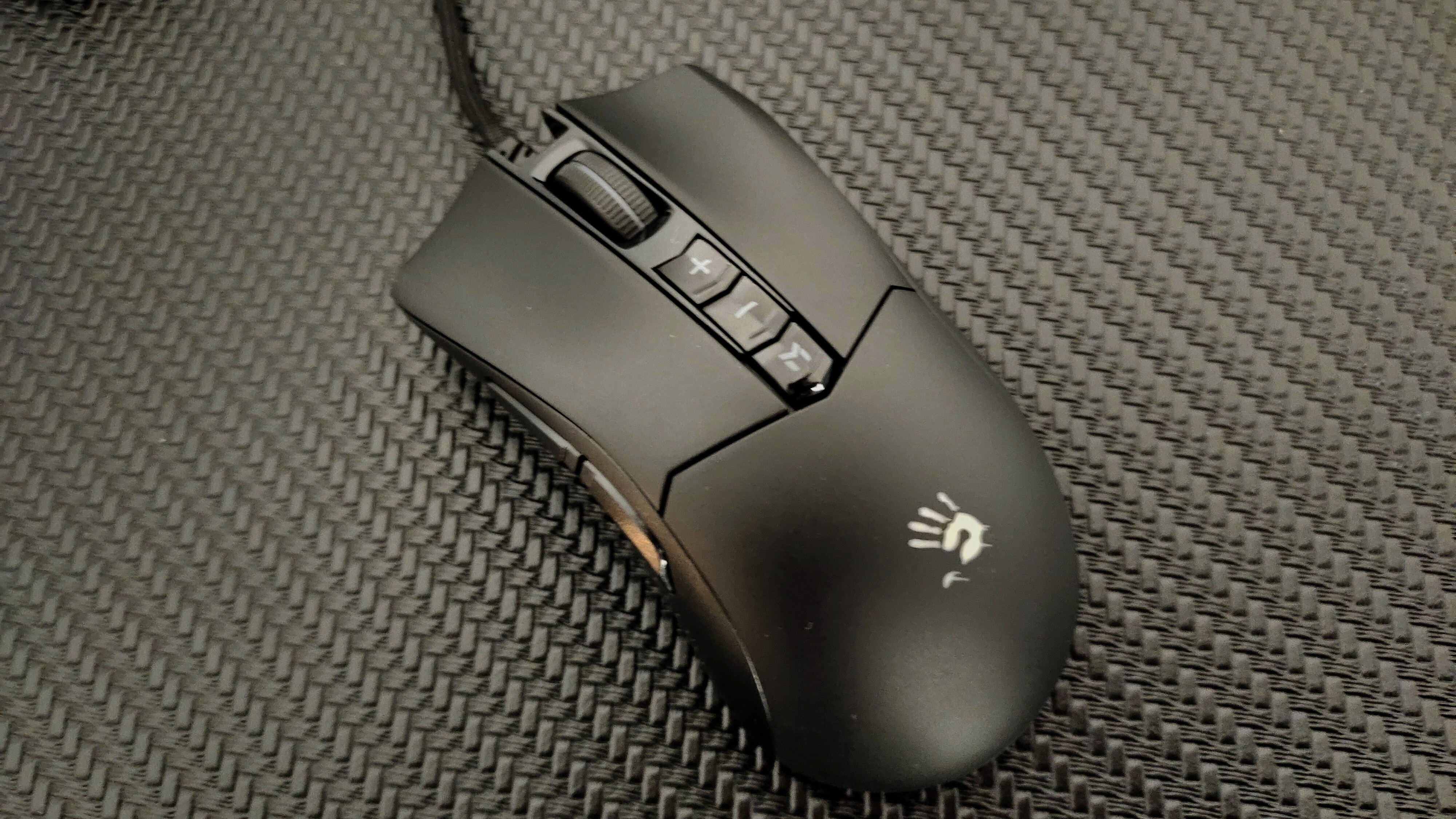 体验性价比兼具,血手幽灵ES9Pro测评:电竞入门者的上分利器