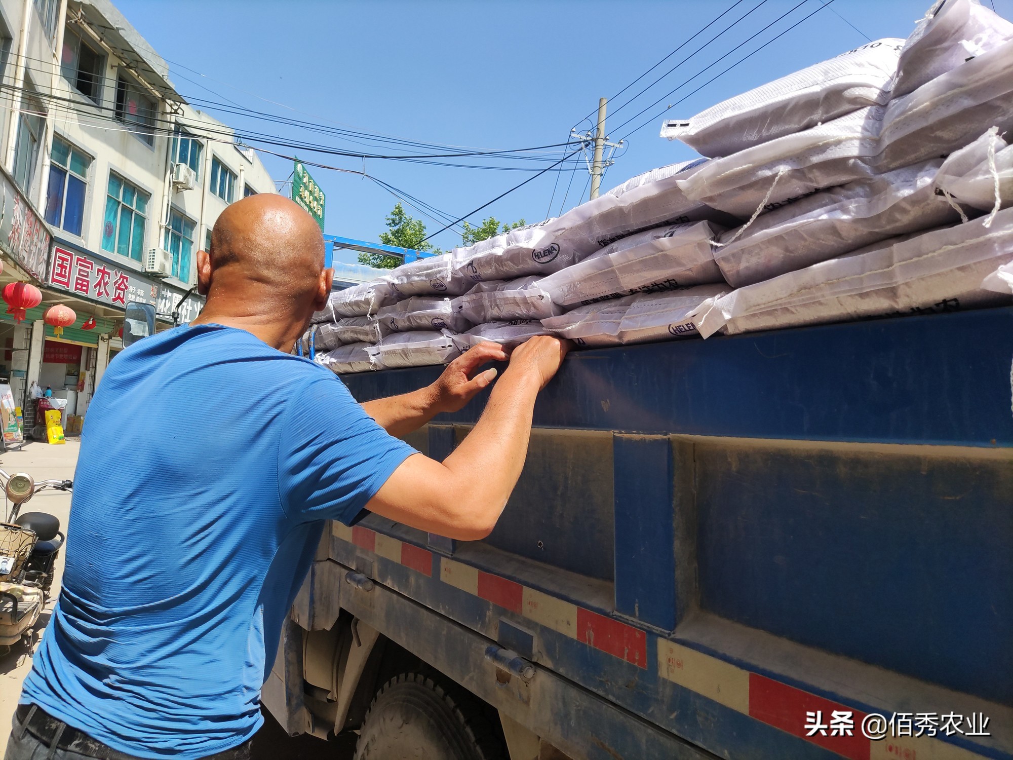 农资化肥面临新的一轮涨价,化肥价格暴涨的原因有哪些