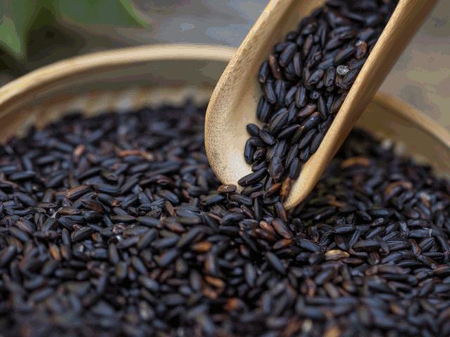 常吃黑米会解黑便吗,常吃黑米粥有什么好