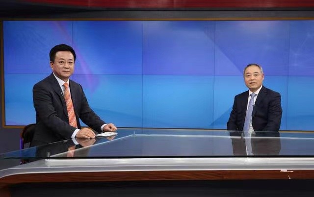 朱军正式复出,57岁朱军重返央视