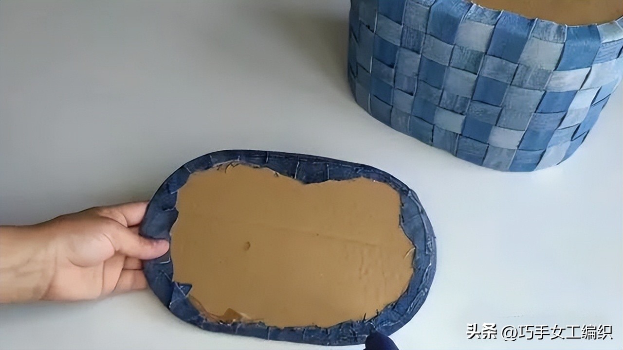 牛仔裤收纳神器改造,旧牛仔裤布条再利用的妙招