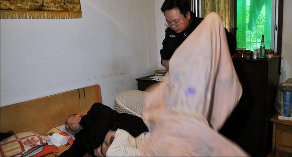 他17岁考入清华毕业后回乡当保安,在清华当保安考上清华事迹