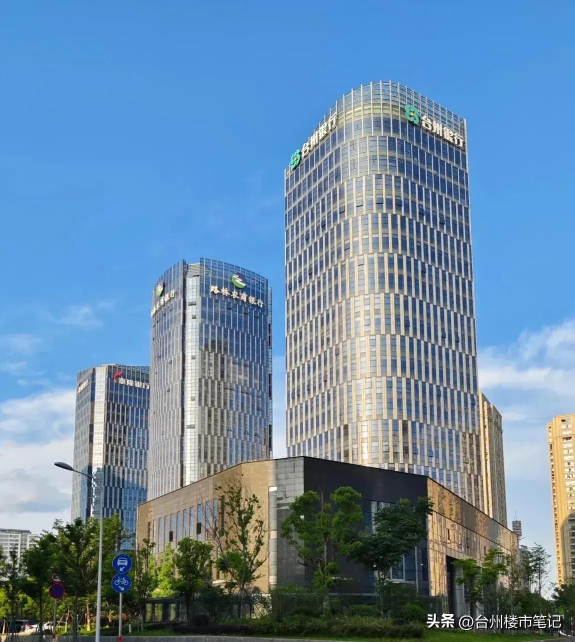 热闹的路北，孤单的高楼，台州路桥的远东商贸区，满满的壮志未酬