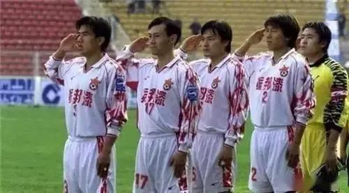 甲A十年共打进4164球，大连队进453球，全兴队329球，其余球队呢