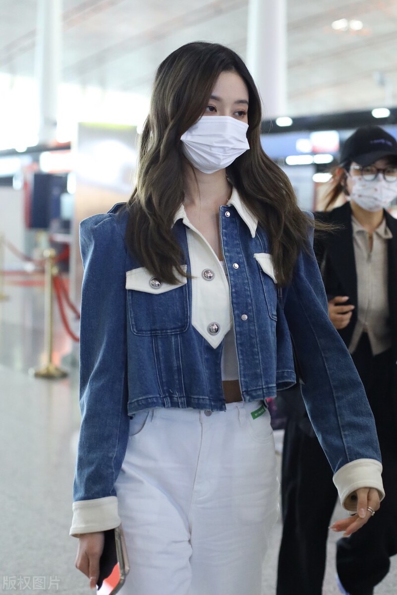 徐艺洋牛仔套装搭配,徐艺洋紧身牛仔裤穿搭