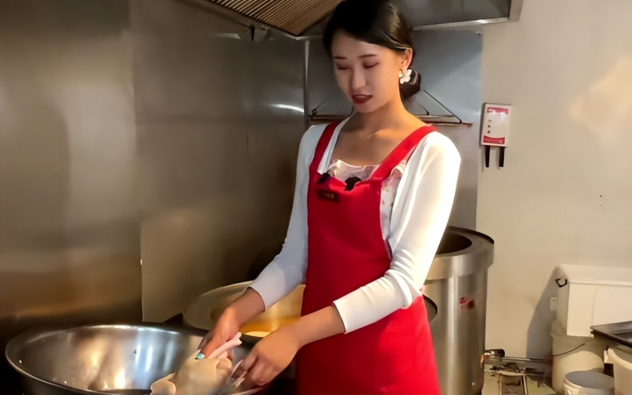 青岛1米8女模特,1米80美女模特