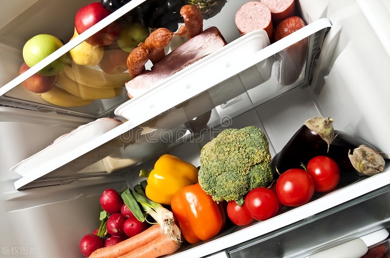 智能冰箱与普通冰箱的对比视频,冰箱全生态和普通冰箱有什么区别